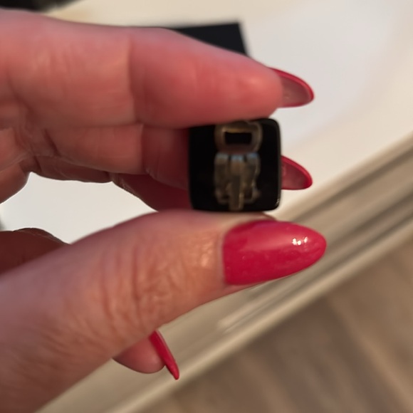 Clip on Chanel square earrings! - Picture 3 of 6